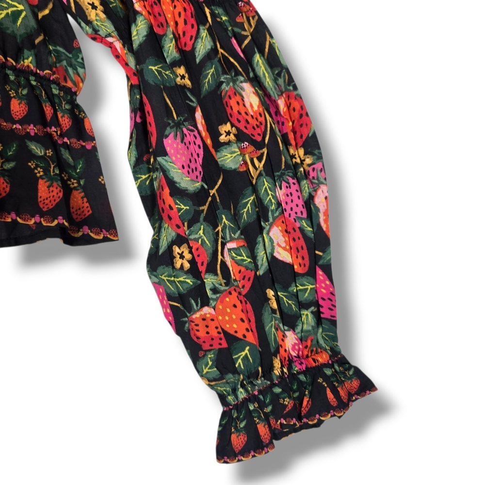 Farm Rio Lady Strawberry Blouse Size Medium - Picture 6 of 16